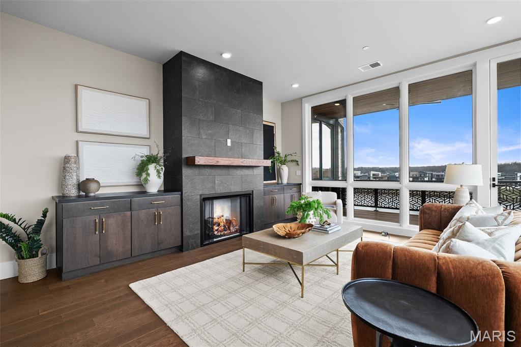 Wildhorse Lake Boulevard - Residential