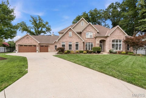 Photo of 1543 Windridge Court, Des Peres, MO 63131 (MLS # 26045592)