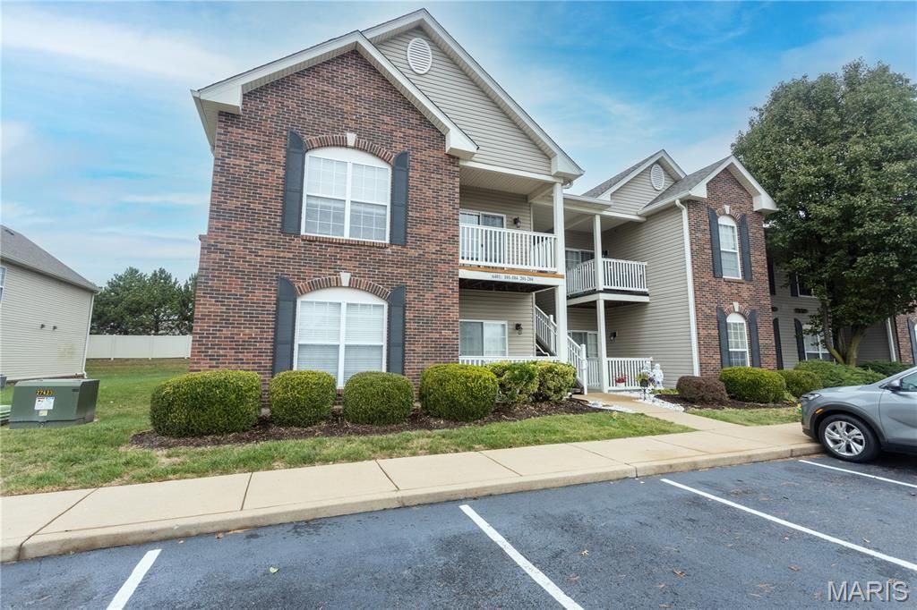 Photo of 6401 Brookfield Court Drive #102, St Louis, MO 63129 (MLS # 25072846)