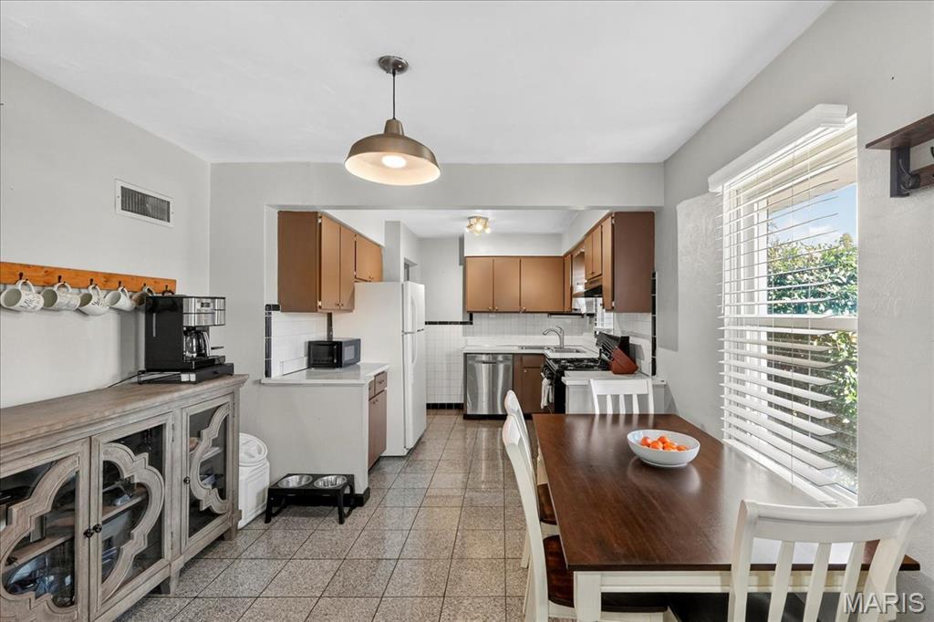 Rose Garden 3 - Residential