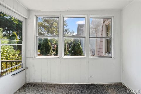 Tiny photo for 426 S Maple Avenue, Webster Groves, MO 63119 (MLS # 25070092)