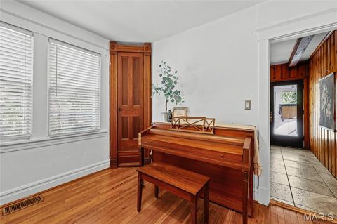 Tiny photo for 426 S Maple Avenue, Webster Groves, MO 63119 (MLS # 25070092)