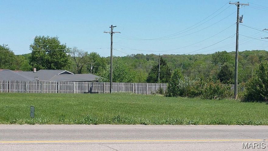 Commercial lot on E Highway 32.  Per assessor GIS measures 100.4 X 206.84, approximately 0.475 acres m/l.  High traffic area.
Level lot in Salem city limits with city water and sewer available, ready for your next chapter!