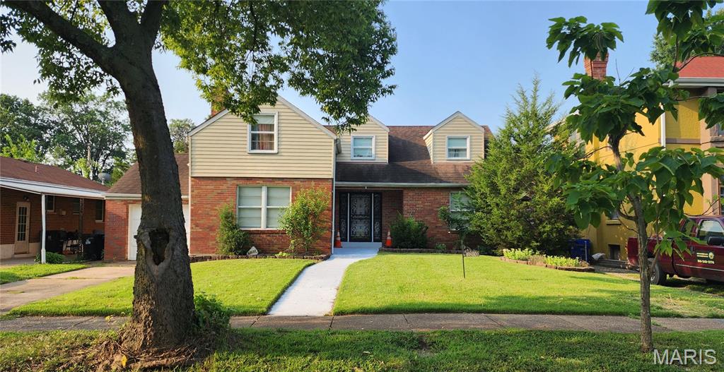 Photo of 6830 Roberts Avenue, University City, MO 63130 (MLS # 26052444)