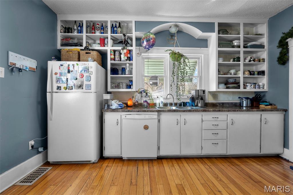 Red Star Add - Residential