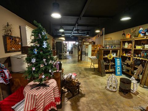 Tiny photo for 201 W Church Street, Bowling Green, MO 63334 (MLS # 25054108)