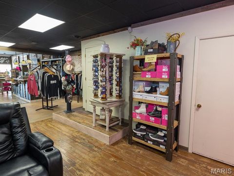 Tiny photo for 201 W Church Street, Bowling Green, MO 63334 (MLS # 25054108)