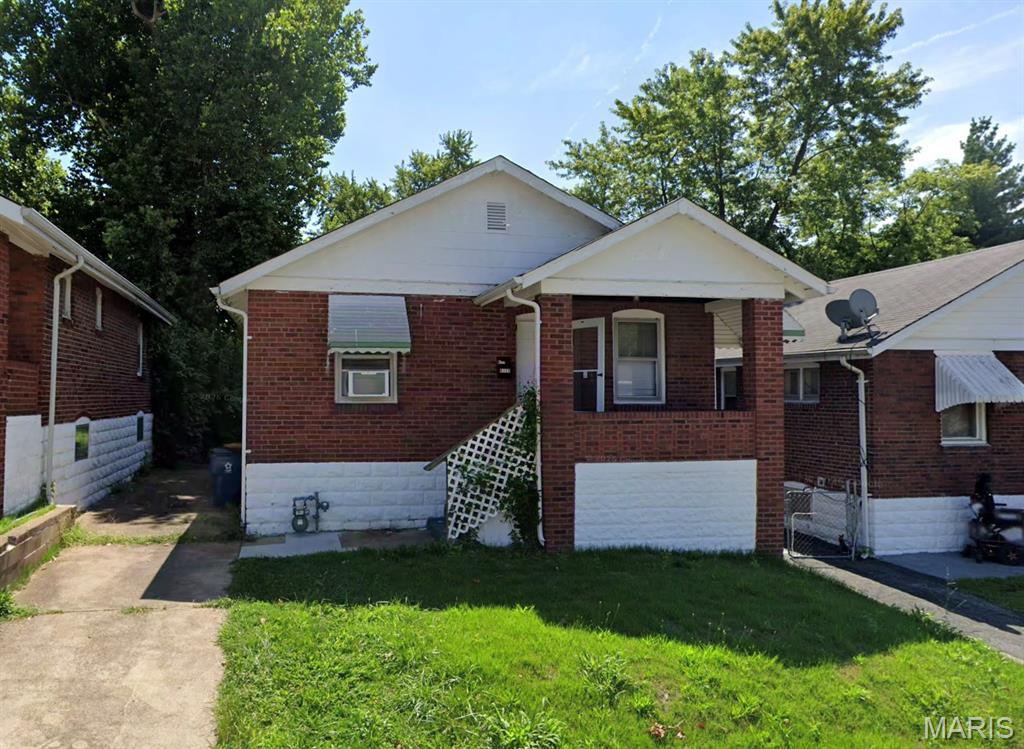 Photo of 8328 Strathmore Place, St Louis, MO 63136 (MLS # 26051947)