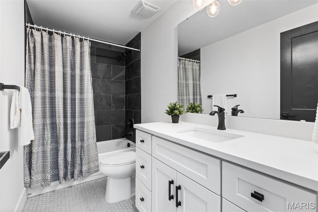 Manors at Lynstone Park - Residential