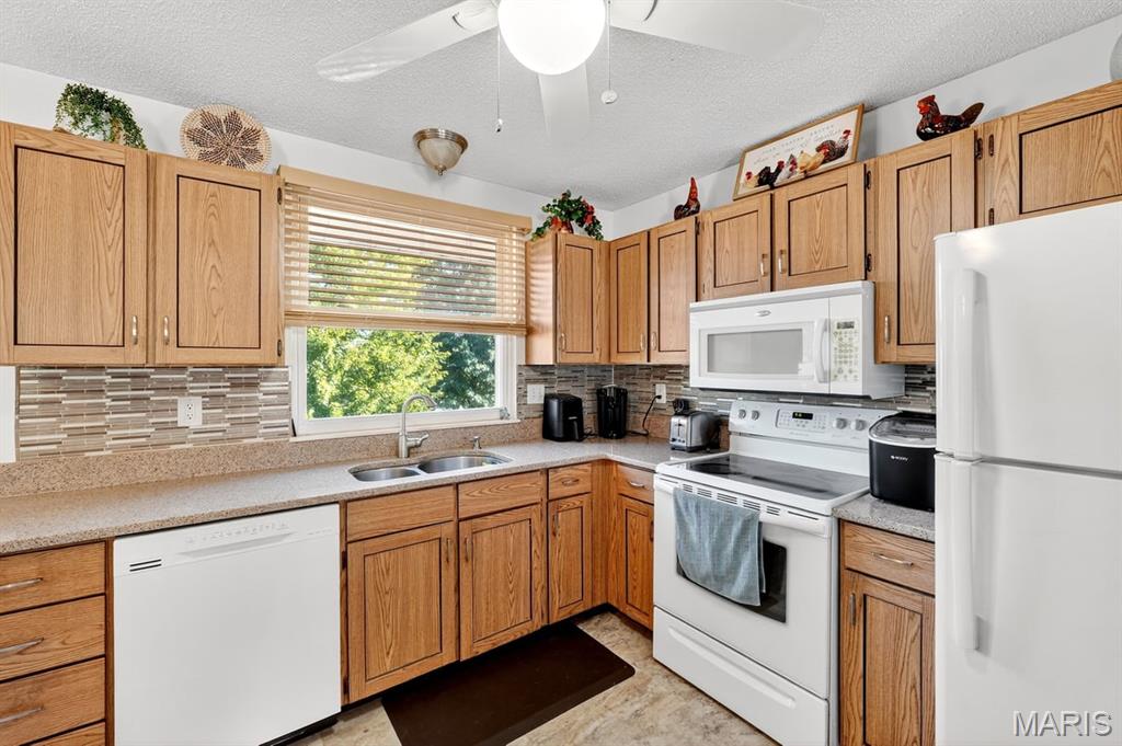 St Peters, Missouri 63376, United States, 3 Bedrooms Bedrooms, ,3 BathroomsBathrooms,Residential,Pending,212780