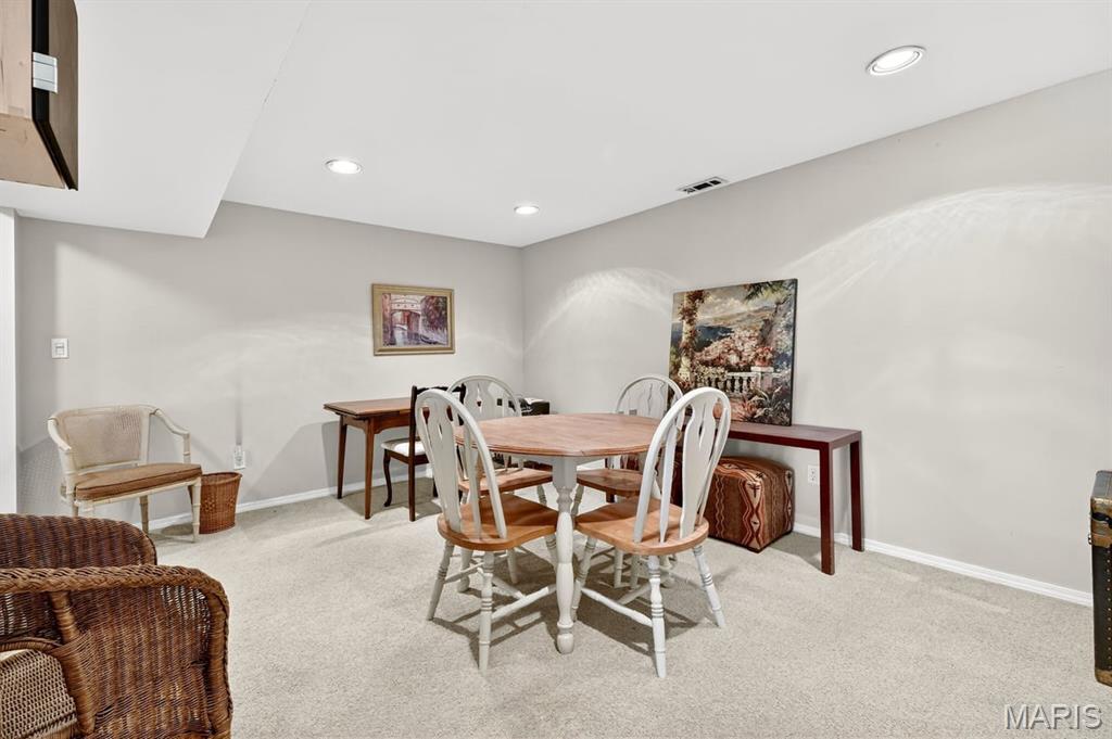 St Peters, Missouri 63376, United States, 3 Bedrooms Bedrooms, ,3 BathroomsBathrooms,Residential,Pending,212780