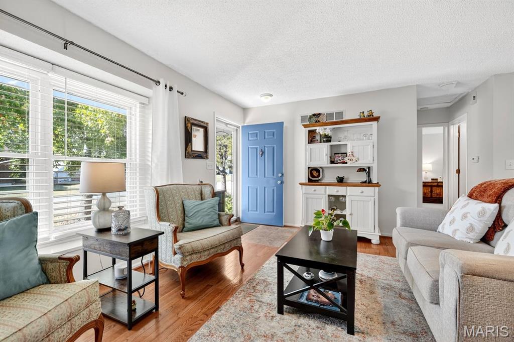 St Peters, Missouri 63376, United States, 3 Bedrooms Bedrooms, ,3 BathroomsBathrooms,Residential,Pending,212780