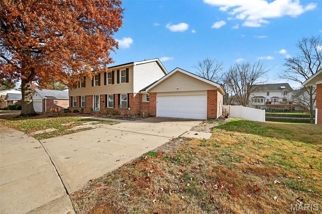 Photo of 290 Kinderhook Drive, Chesterfield, MO 63017 (MLS # 25075601)