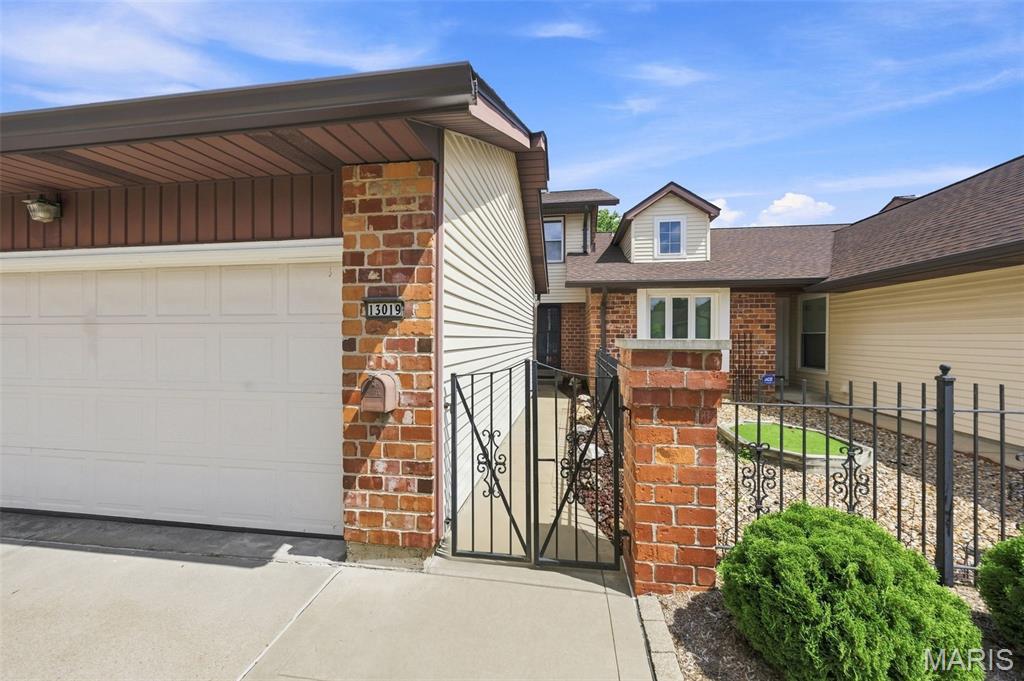 Photo of 13019 Tiger Lily Court, St Louis, MO 63146 (MLS # 26051969)