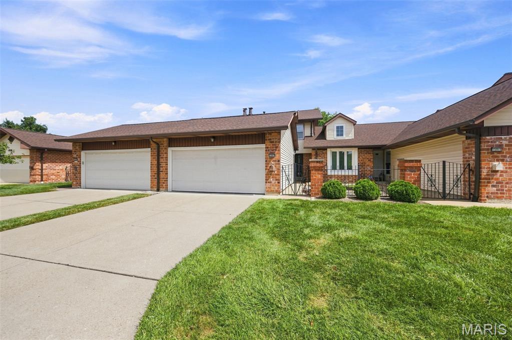 Photo of 13019 Tiger Lily Court, St Louis, MO 63146 (MLS # 26051969)