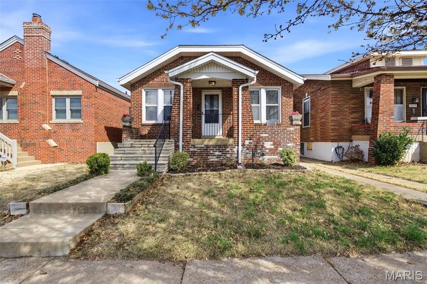 Charming. Walkable. Finished lower level.
Welcome to 5447 Eichelberger Street an all-brick gem tucked into the highly sought-after Southampton neighborhood. Known for its tree-lined streets, strong sense of community, and unbeatable walkability, Southhampton offers the perfect blend of city energy and neighborhood charm. From morning coffee runs to dinner at local favorites, everything you love is just steps away. From the moment you arrive, the adorable front porch sets the tone, inviting, welcoming, and full of character. It’s the kind of space that instantly feels like home. Inside, you’ll find a layout that lives easy and feels bright, anchored by an open kitchen featuring rich cherry cabinetry and granite countertops. Whether you're hosting friends or just enjoying a quiet night in, this space delivers both function and style. The main level offers two comfortable bedrooms and a full bath, making everyday living simple and convenient. The finished lower level is a true standout feature offering valuable additional living space and a second full bathroom. Whether you need a family room, guest suite, home office, workout space, or all of the above, this level gives you flexibility that’s hard to find at this price point. Out back, the fully fenced yard provides privacy and room to relax, entertain, or let pets play freely. Covered parking adds that extra layer of convenience you’ll appreciate year-round. This is more than just a house, it’s a chance to live in one of South City’s most loved neighborhoods, in a home that checks all the boxes: charm, updates, usable space, and location.
If you’ve been waiting for the right home, this is it!