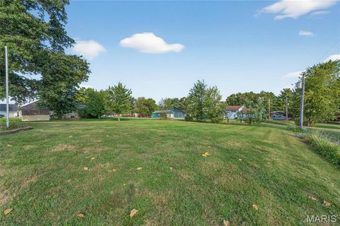 Tiny photo for 511 McWard Court 1, Bowling Green, MO 63334 (MLS # 25067462)