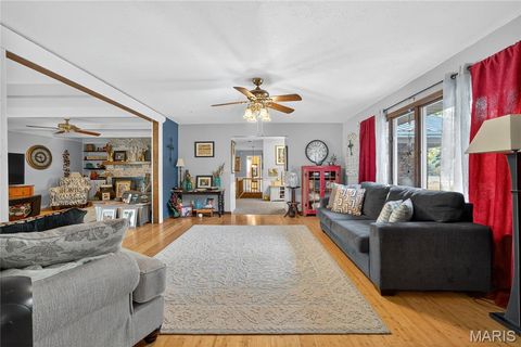 Tiny photo for 511 McWard Court 1, Bowling Green, MO 63334 (MLS # 25067462)