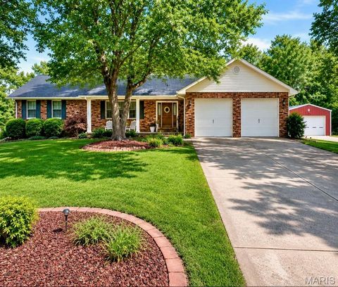 Photo of 611 Anna Drive, Dexter, MO 63841 (MLS # 26030617)