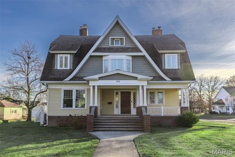 Photo of 905 E 1st North Street, Carlinville, IL 62626 (MLS # 25082437)