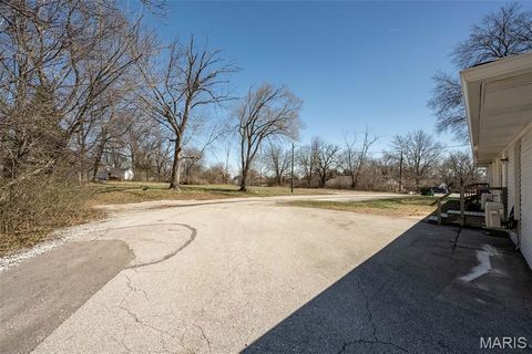 Tiny photo for 302 S Lincoln Drive #302-304, Troy, MO 63379 (MLS # 26016505)