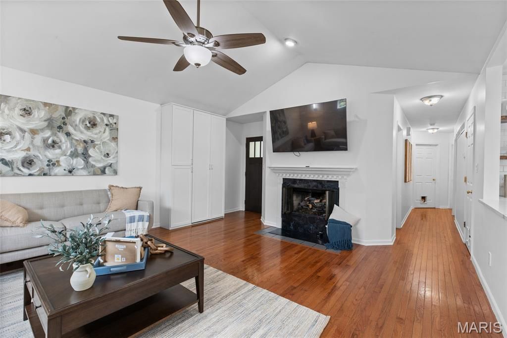 Photo of 9722 Mueck Terrace, Webster Groves, MO 63119 (MLS # 26003610)