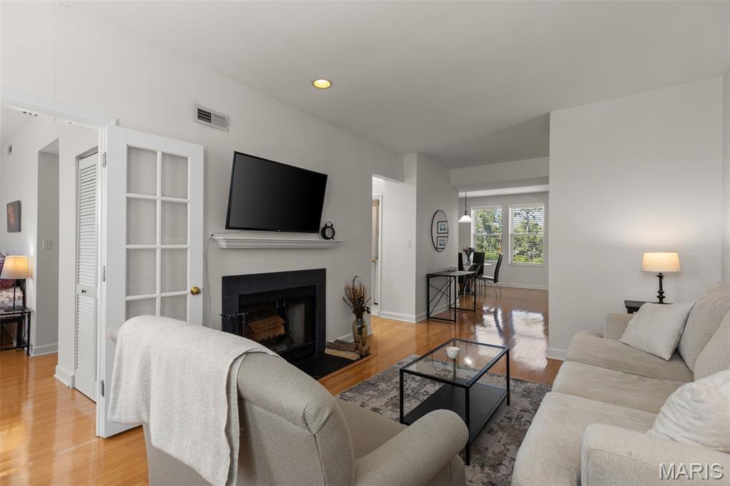 DeBaliviere Place West - Residential