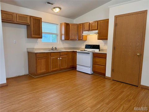 Tiny photo for 1201 W Locust Street, Bowling Green, MO 63334 (MLS # 26055167)