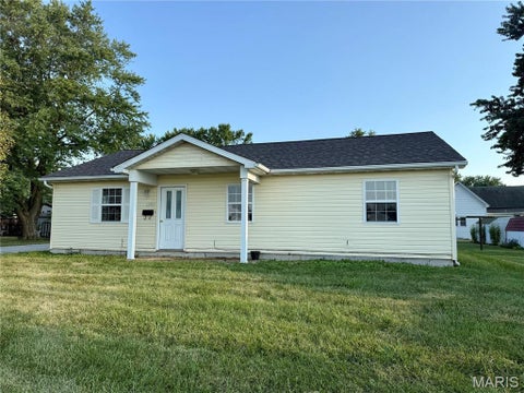Photo of 1201 W Locust Street, Bowling Green, MO 63334 (MLS # 26055167)