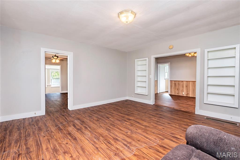 7000 Twin River Road