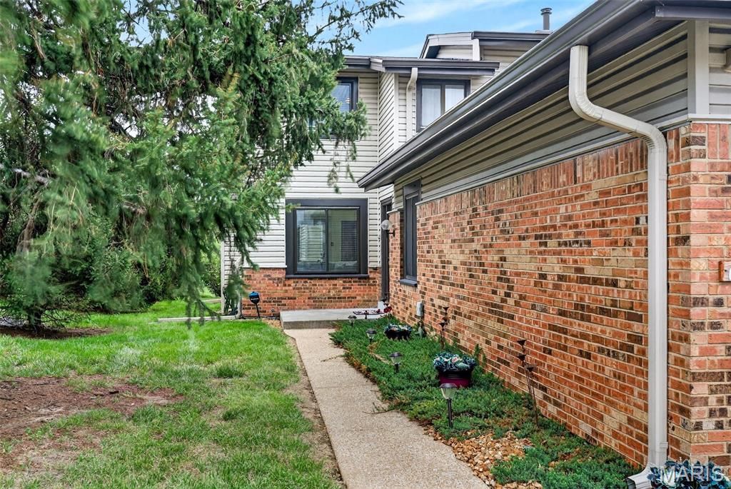 Photo of 11500 Northbrook Way, St Louis, MO 63146 (MLS # 26019584)