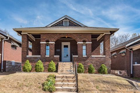 Photo of 3855 Bingham Avenue, St Louis, MO 63116 (MLS # 26016903)