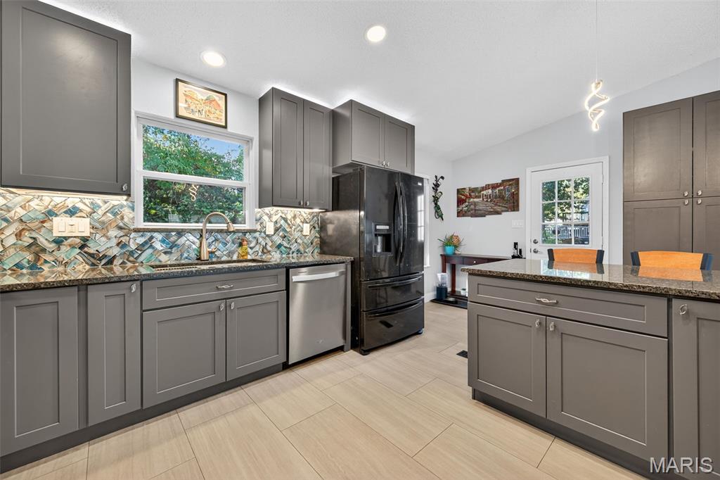 5404 Redbird Cove