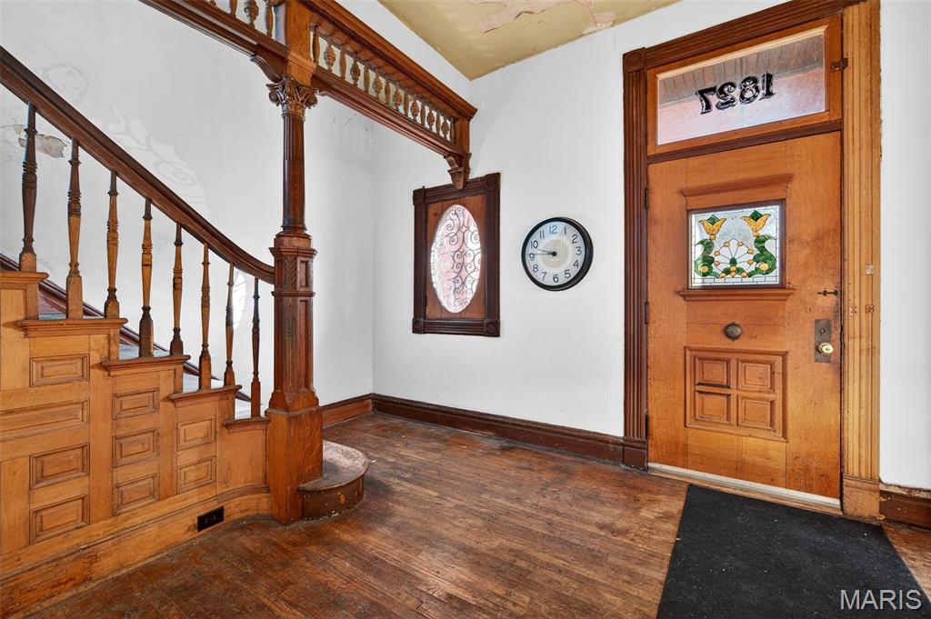 1827 S Compton Avenue