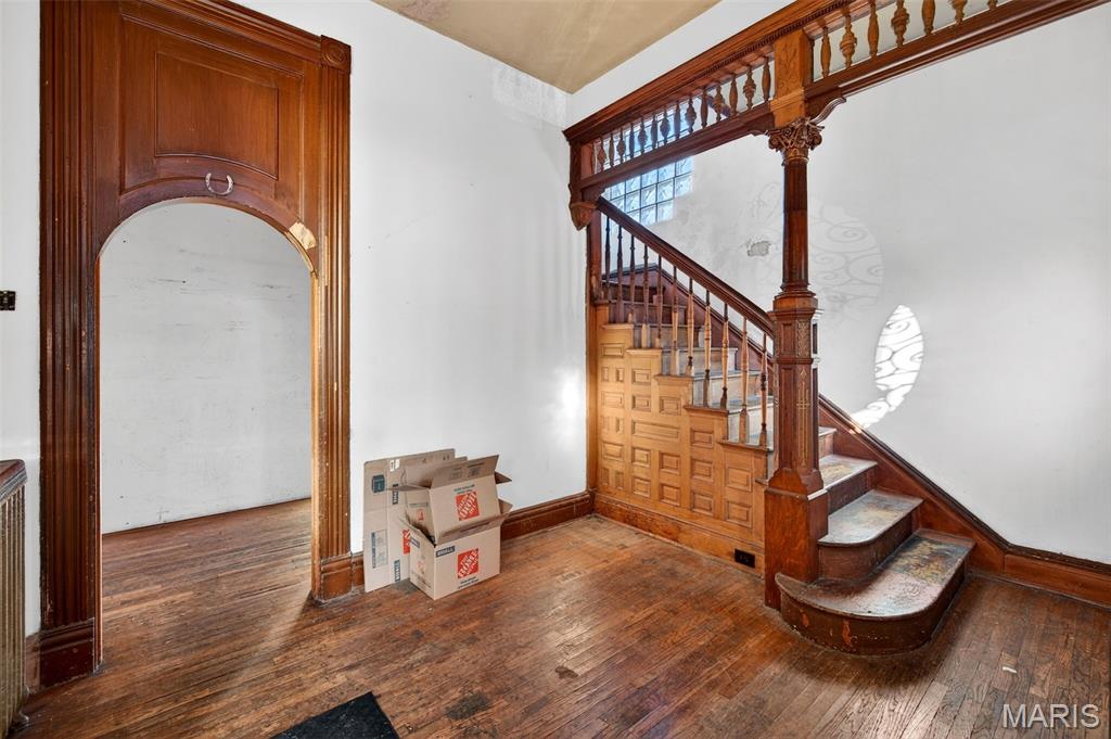 1827 S Compton Avenue