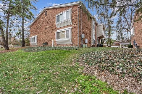 Tiny photo for 425 S Geyer Road #G, Kirkwood, MO 63122 (MLS # 25080370)