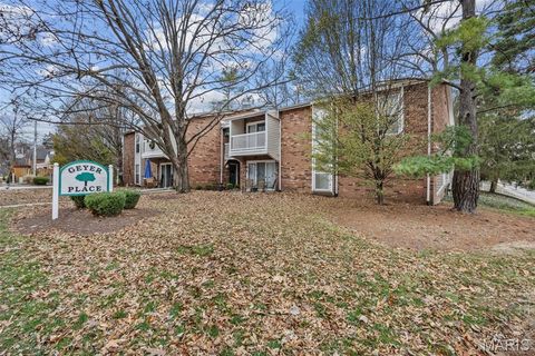 Tiny photo for 425 S Geyer Road #G, Kirkwood, MO 63122 (MLS # 25080370)