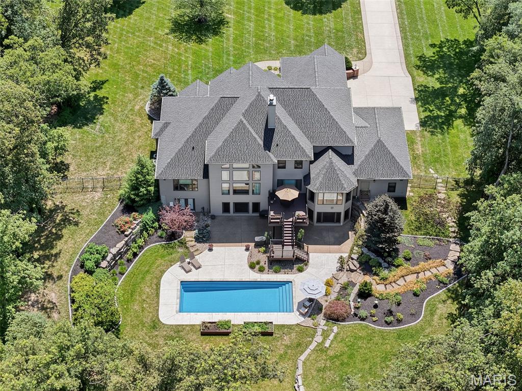 725 Crown Pointe Farms