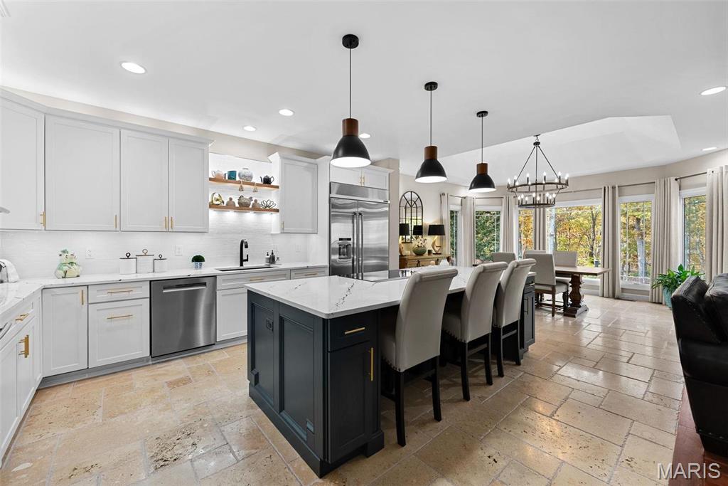 725 Crown Pointe Farms