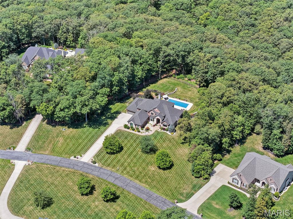 725 Crown Pointe Farms