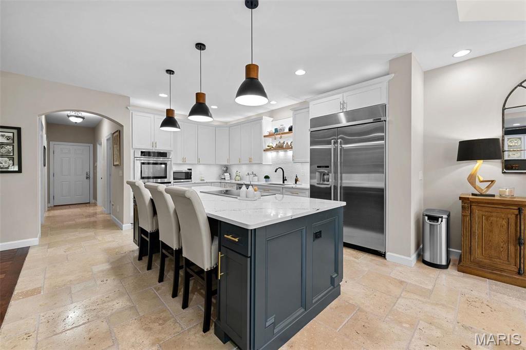 725 Crown Pointe Farms