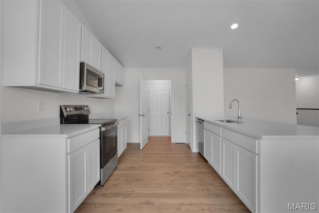 1043 Clover Hill Drive