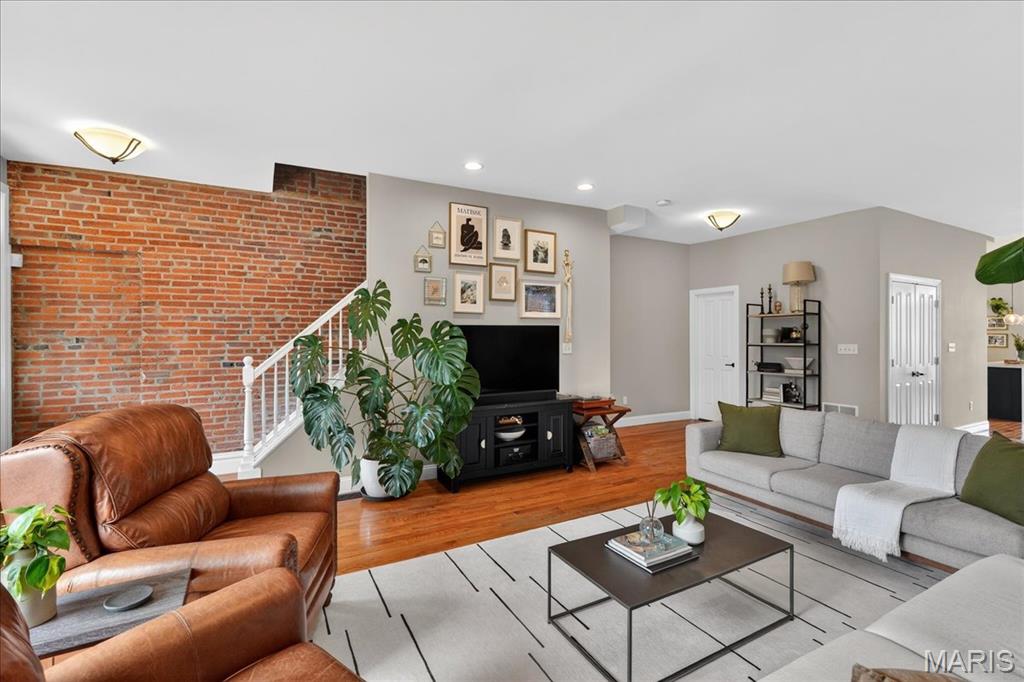 2907-2909 Michigan Ave Twnh - Residential
