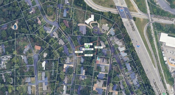 712 WENNEKER DR, SAINT LOUIS, MO 63124 - Image 8ec8a1ffa3cc16fcf34b11b0e870c2b2/1643320589