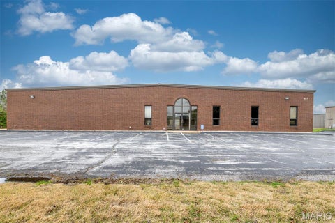 Photo of 617 Cepi Drive, Chesterfield, MO 63005 (MLS # 26055690)