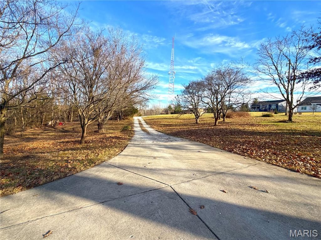 Photo of 1825 Henke Road, Lake Saint Louis, MO 63367 (MLS # 26002755)