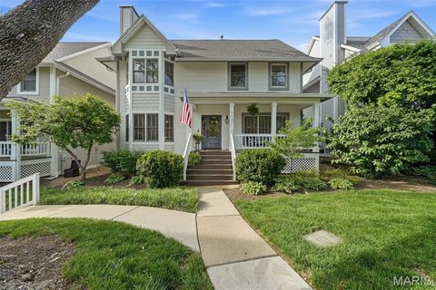 Photo of 1131 Hawken Place, Webster Groves, MO 63119 (MLS # 26018667)