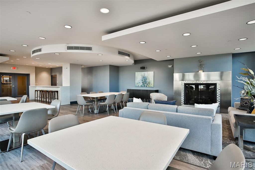 Park East Tower - Residential