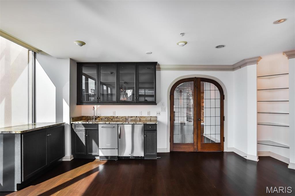 Park East Tower - Residential