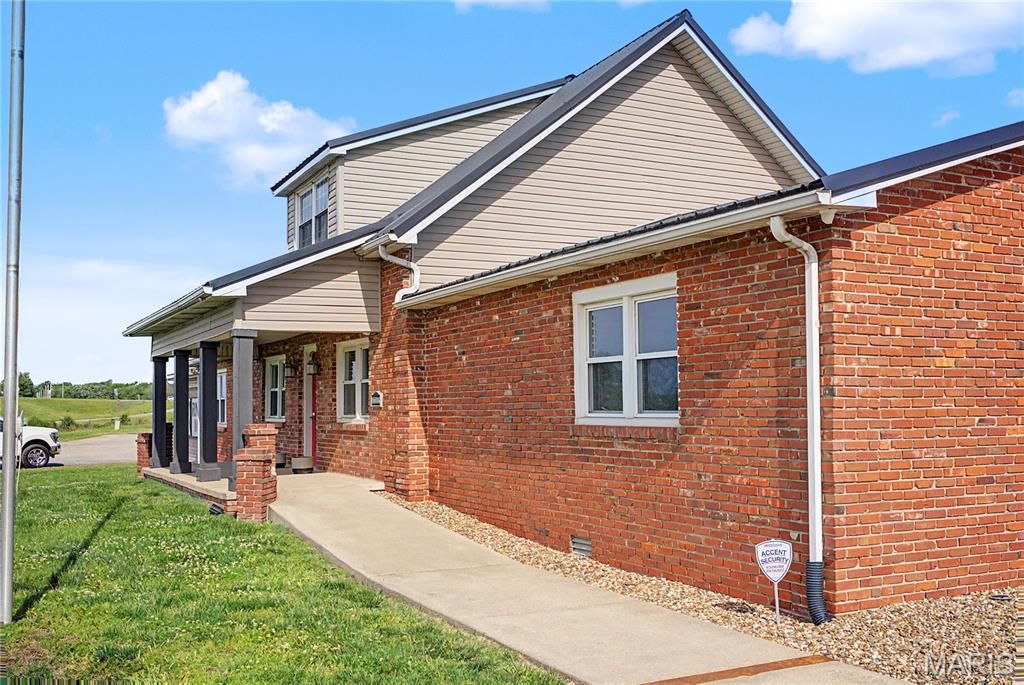 Photo of 2102 N Outer Road, Dexter, MO 63841 (MLS # 26027295)